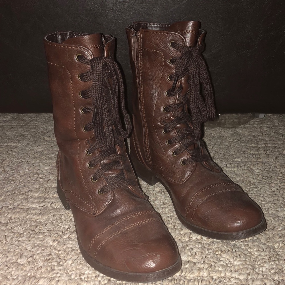 Combat boots